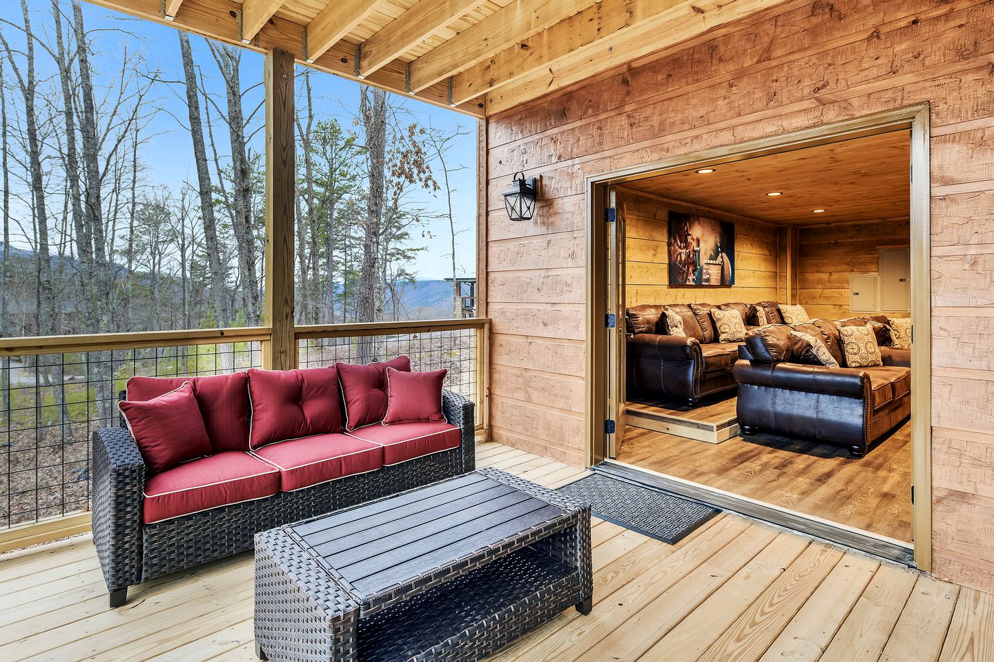Mountain Elegance: Luxury Cabin with Stunning Views in Sevierville's Premier Location