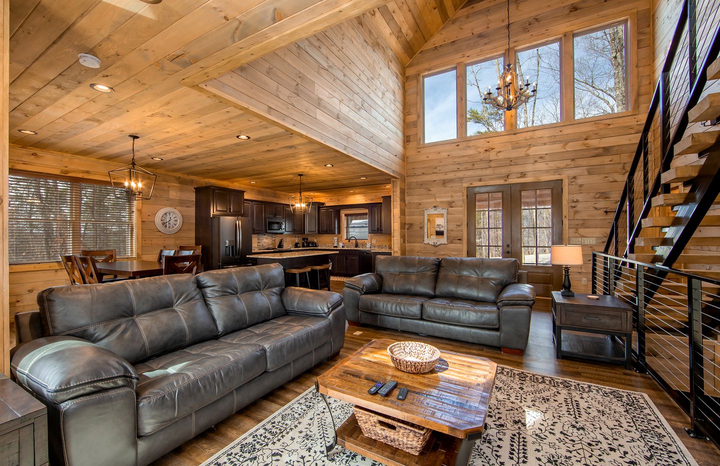 Mountain Elegance: Luxury Cabin with Stunning Views in Sevierville's Premier Location