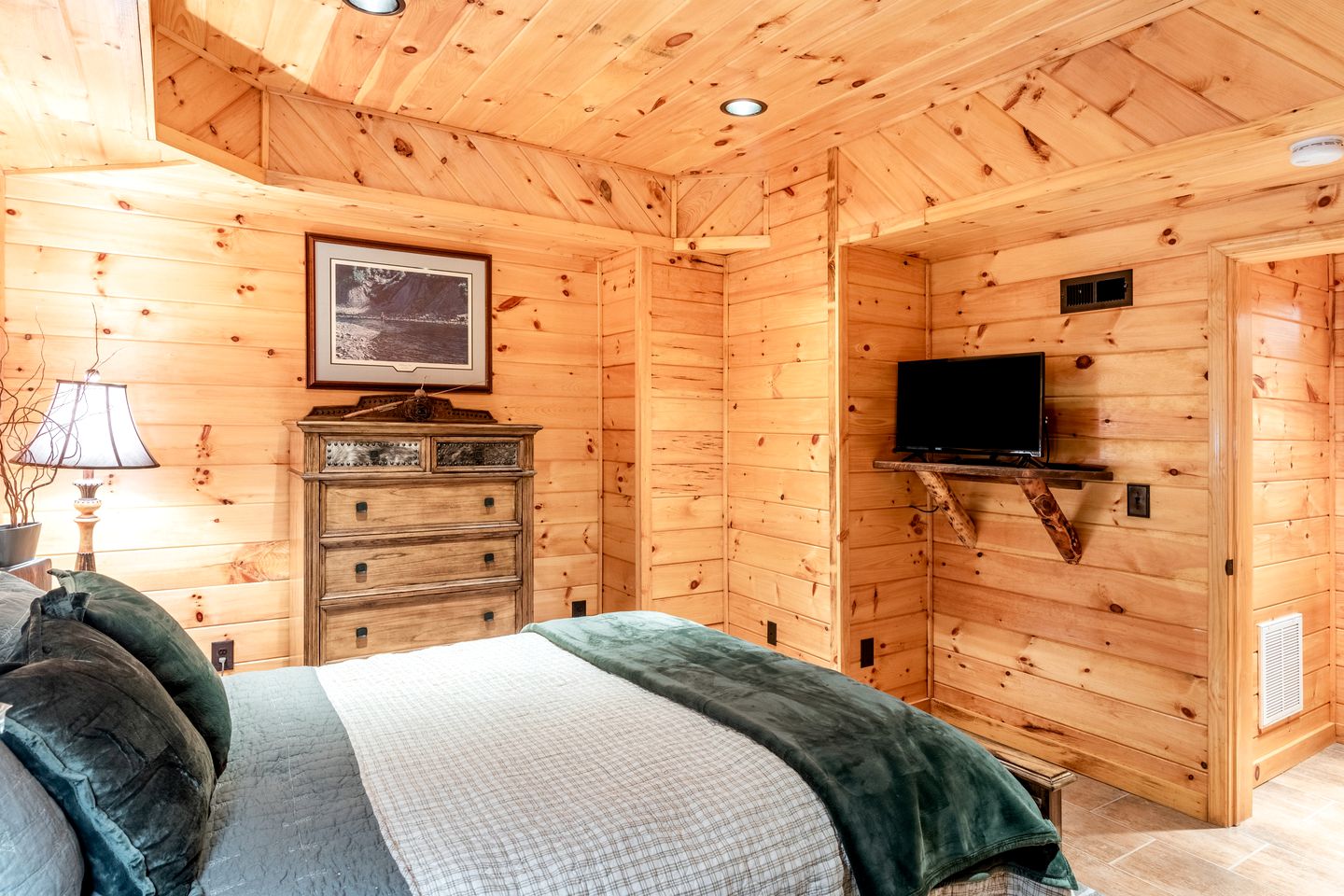 Unplug & Unwind: Glamping Getaway on Watauga Lake, Tennessee