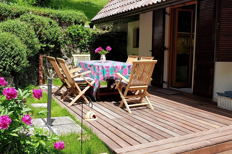 Cottages (Iška, Inner Carniola-Karst, Slovenia)