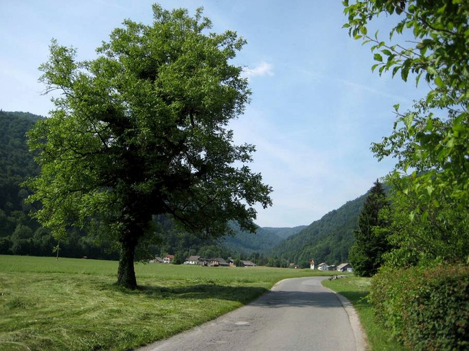 Cottages (Iška, Inner Carniola-Karst, Slovenia)