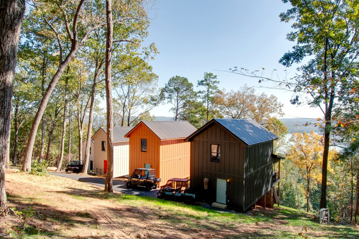 Magical Family Cabin with Breathtaking Beauty and Modern Interior in Alabama
