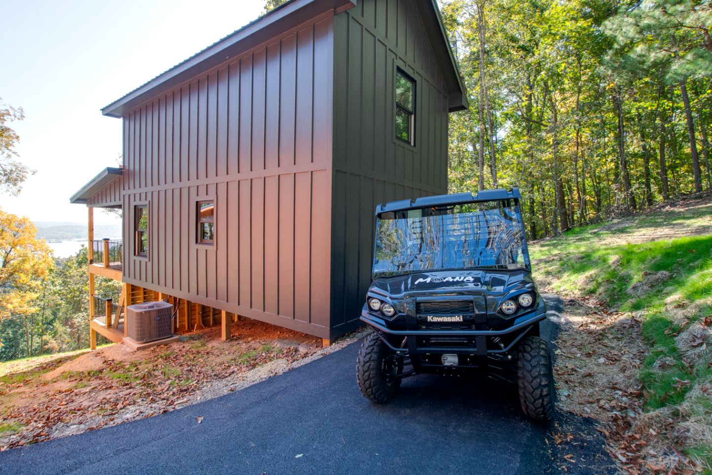 Magical Family Cabin with Breathtaking Beauty and Modern Interior in Alabama