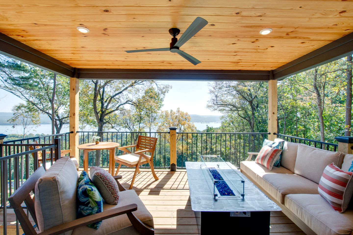 Magical Family Cabin with Breathtaking Beauty and Modern Interior in Alabama