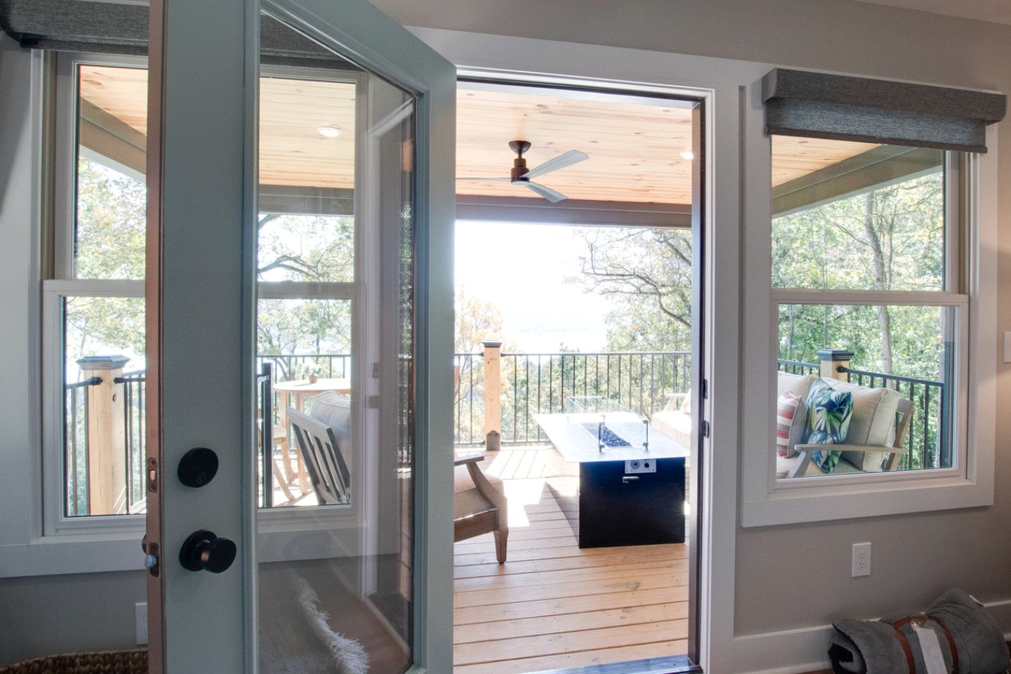 Magical Family Cabin with Breathtaking Beauty and Modern Interior in Alabama