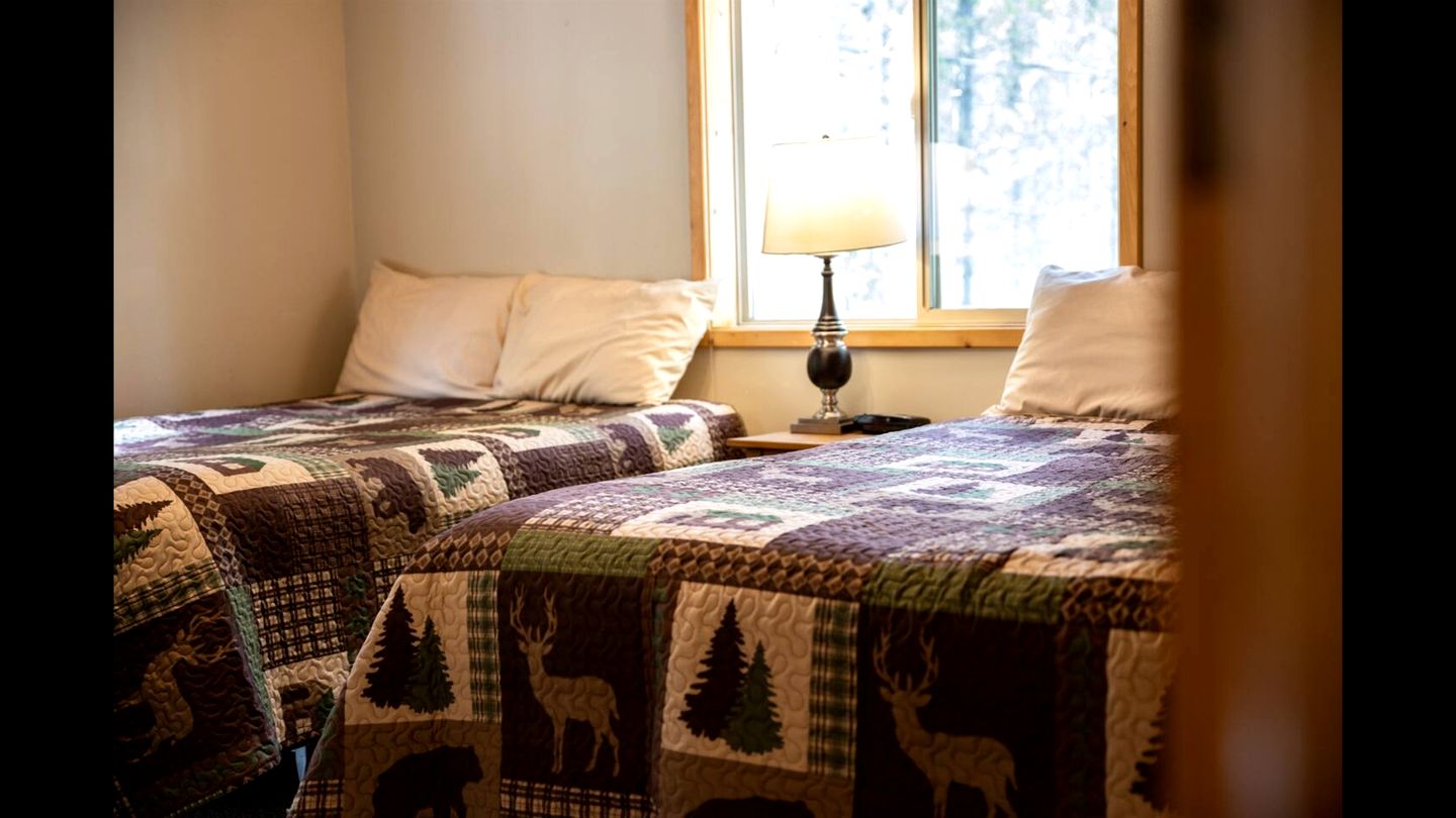 Cozy Island Park Cabin with Hot Tub & Lake Access near Rentals in Island Park, Idaho