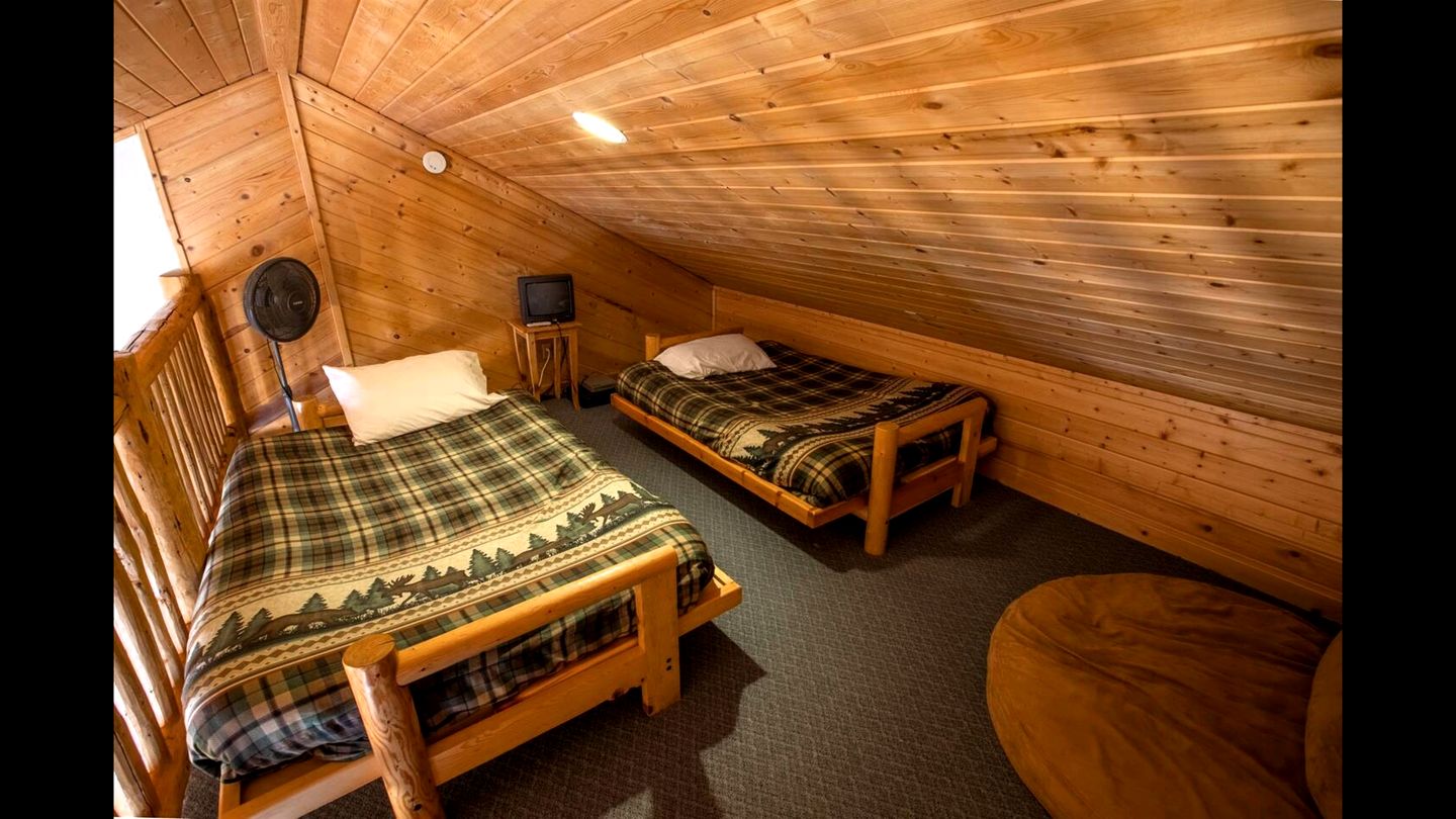 Cozy Island Park Cabin with Hot Tub & Lake Access near Rentals in Island Park, Idaho