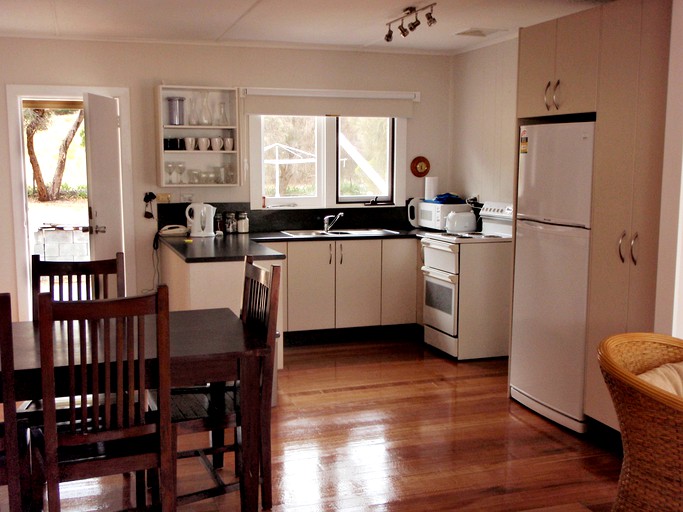 Cottages (Bruny Island, Tasmania, Australia)