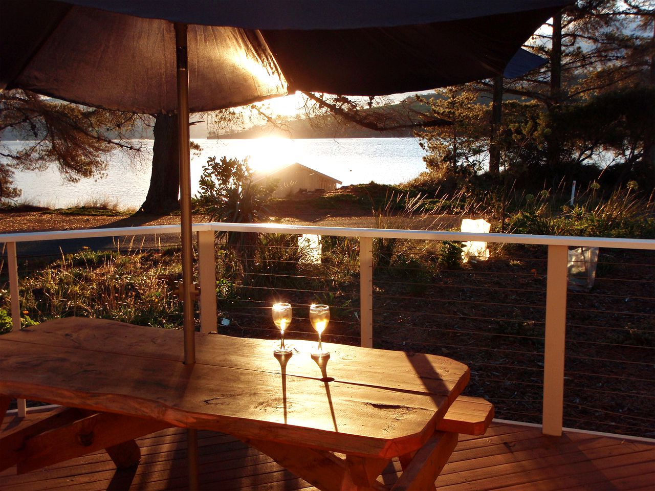 Cozy Beachfront Cottage Rental with Wrap-Around Deck on North Bruny Island, Tasmania