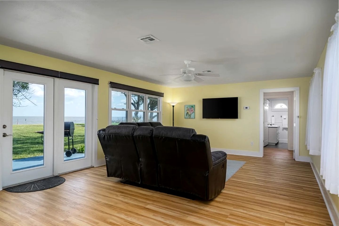 Scenic Bayfront Vacation Home with Private Fishing Pier near Fulton in Rockport, Texas