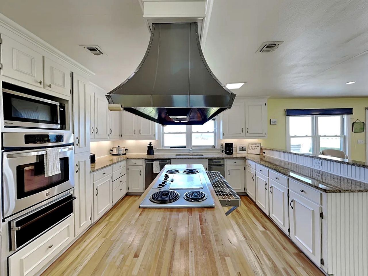 Scenic Bayfront Vacation Home with Private Fishing Pier near Fulton in Rockport, Texas