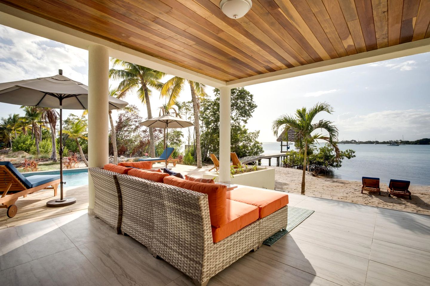 Awesome Beach House with Swimming Pool and Fantastic Vistas in Belize City, Belize District