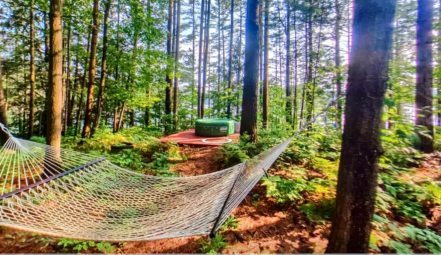 Cozy Spacious Cottage on Private Island for an Unforgettable Family Adventure on Brantingham Lake, New York