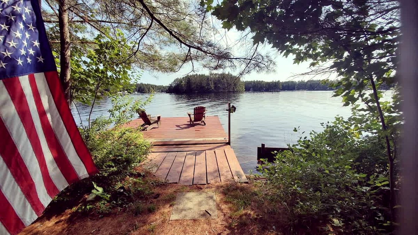 Cozy Spacious Cottage on Private Island for an Unforgettable Family Adventure on Brantingham Lake, New York