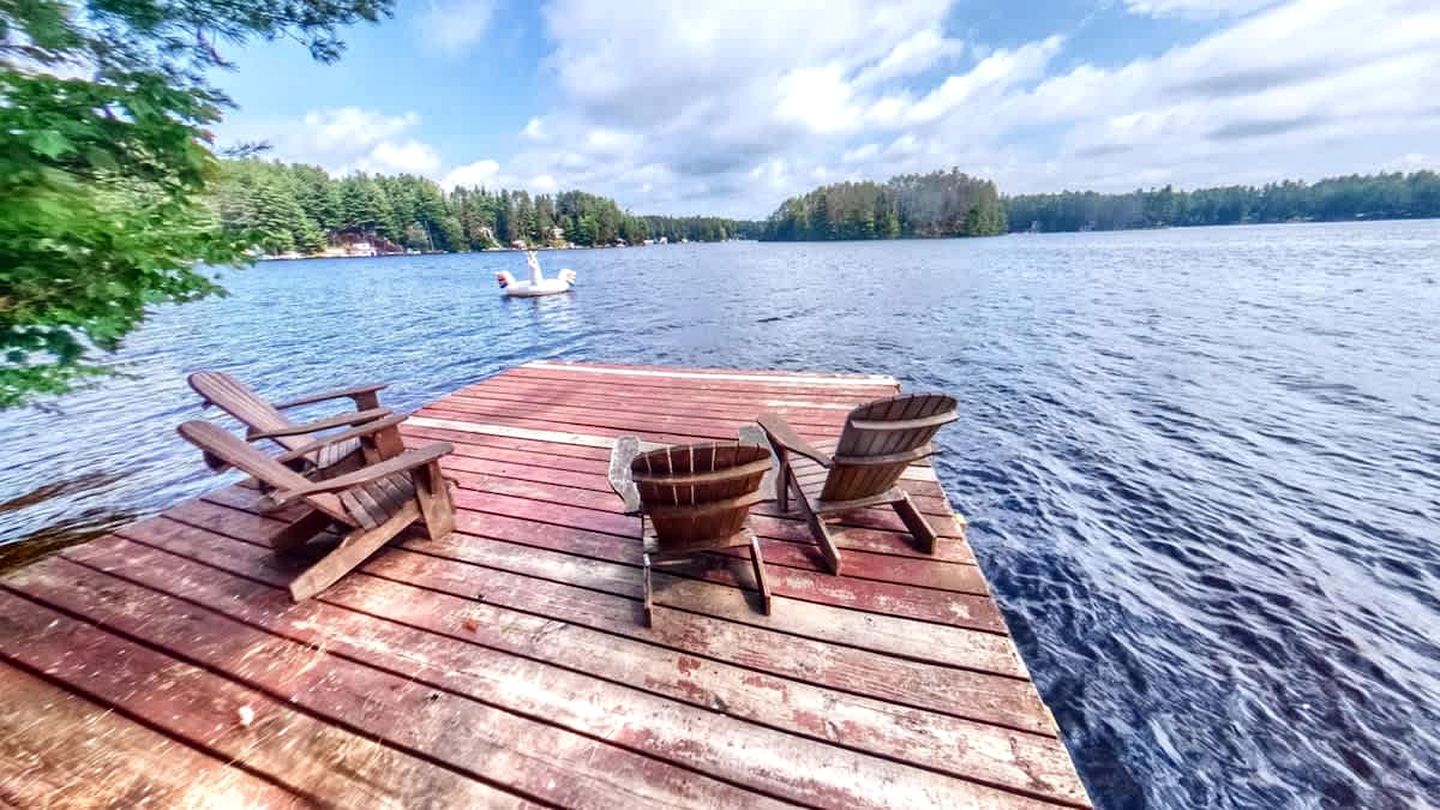 Cozy Spacious Cottage on Private Island for an Unforgettable Family Adventure on Brantingham Lake, New York