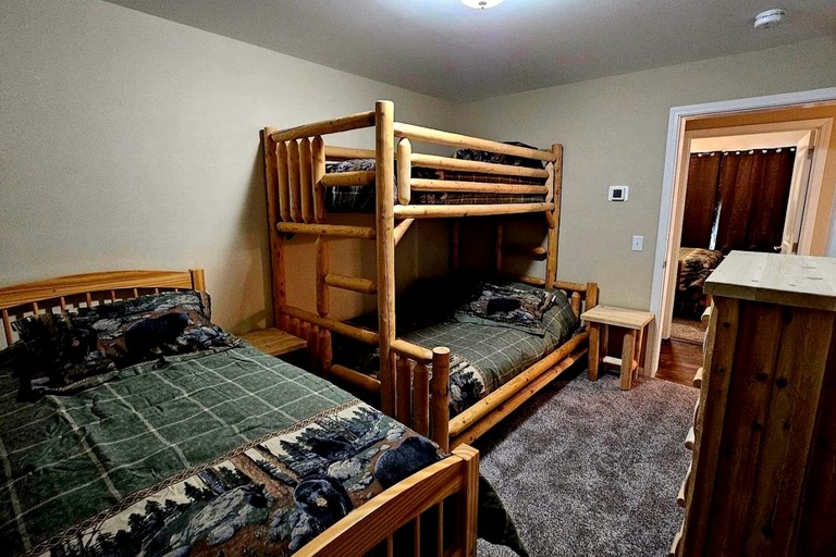 Cabins (United States of America, Greenville, Maine)