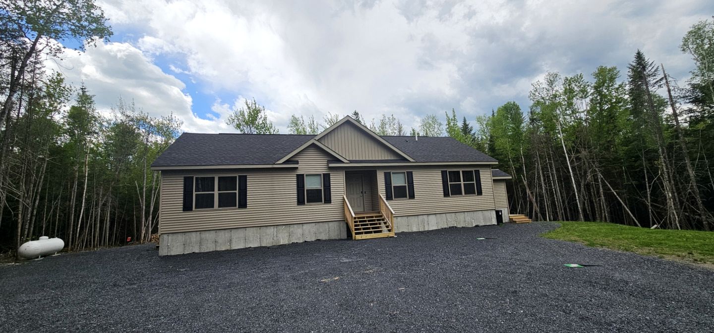 Isolated Cabin with Fire Pit  Ideal for Nature Lovers in Maine