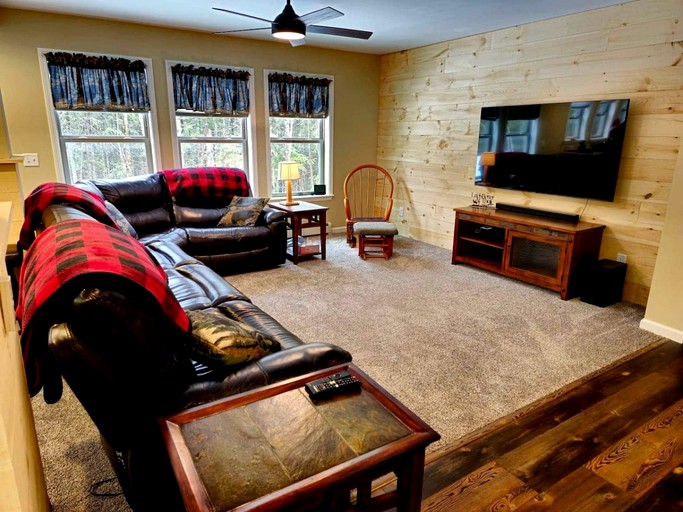 Cabins (United States of America, Greenville, Maine)