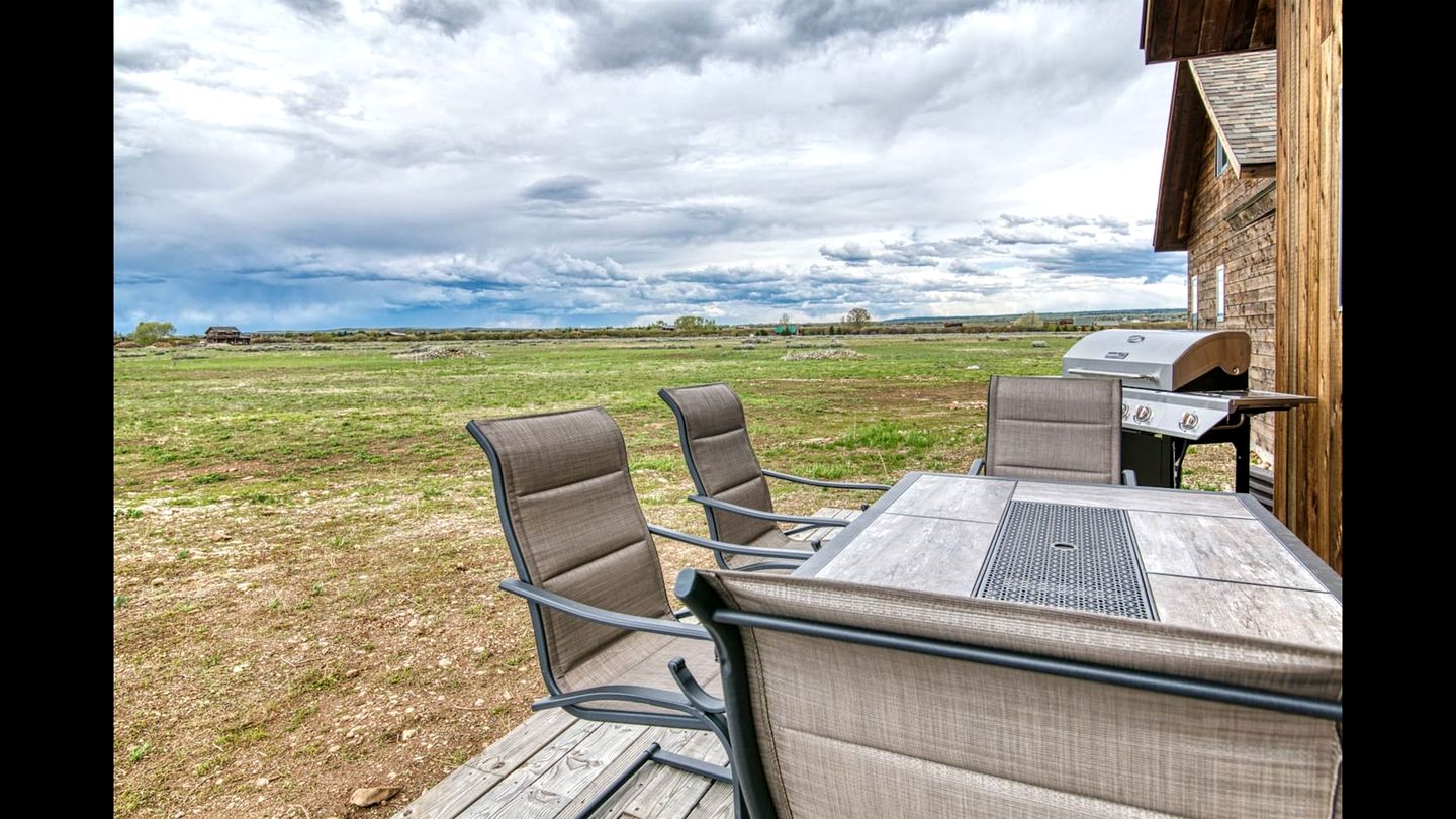 Isolated Cabin with Hot-Tub and Foosball Table in Idaho