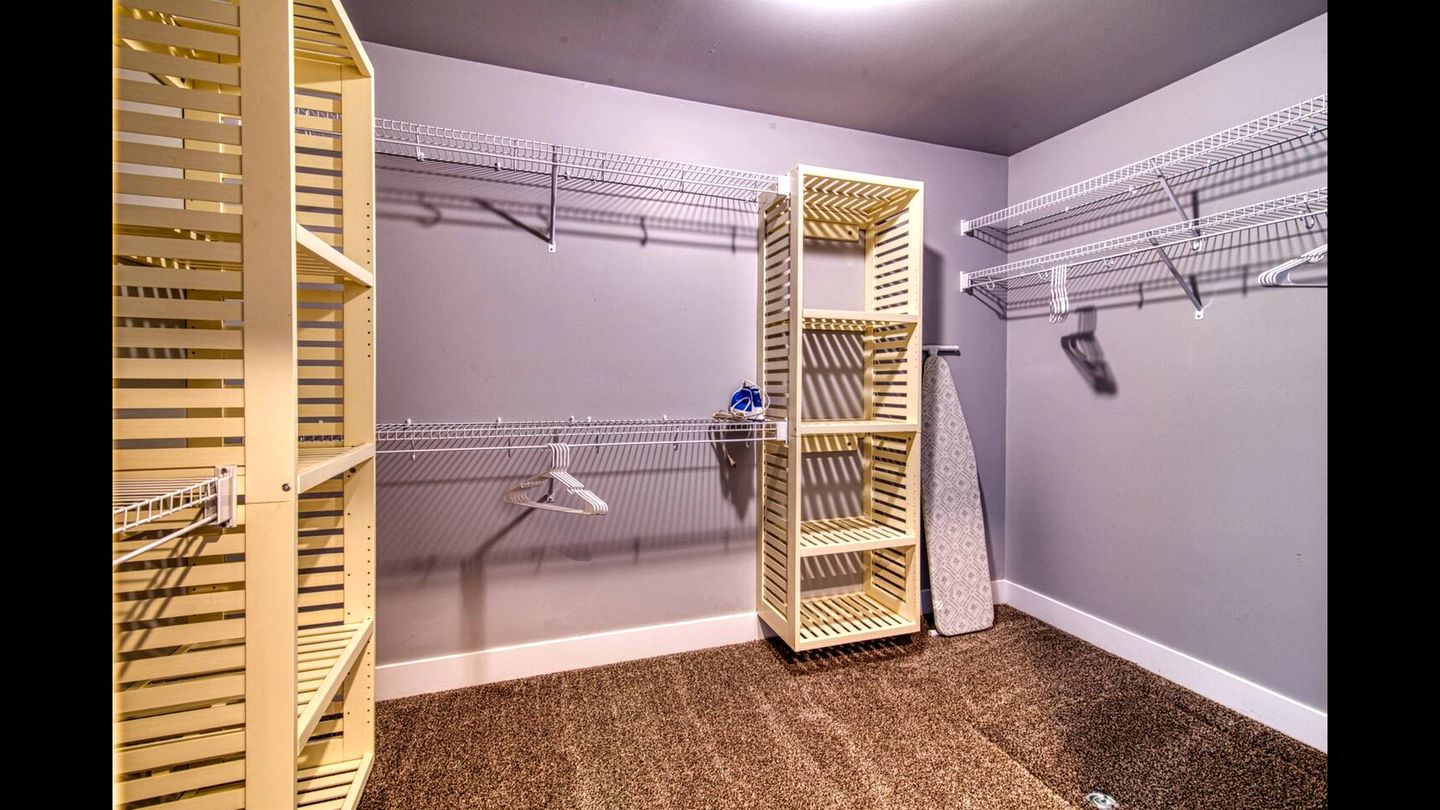 Isolated Cabin with Hot-Tub and Foosball Table in Idaho