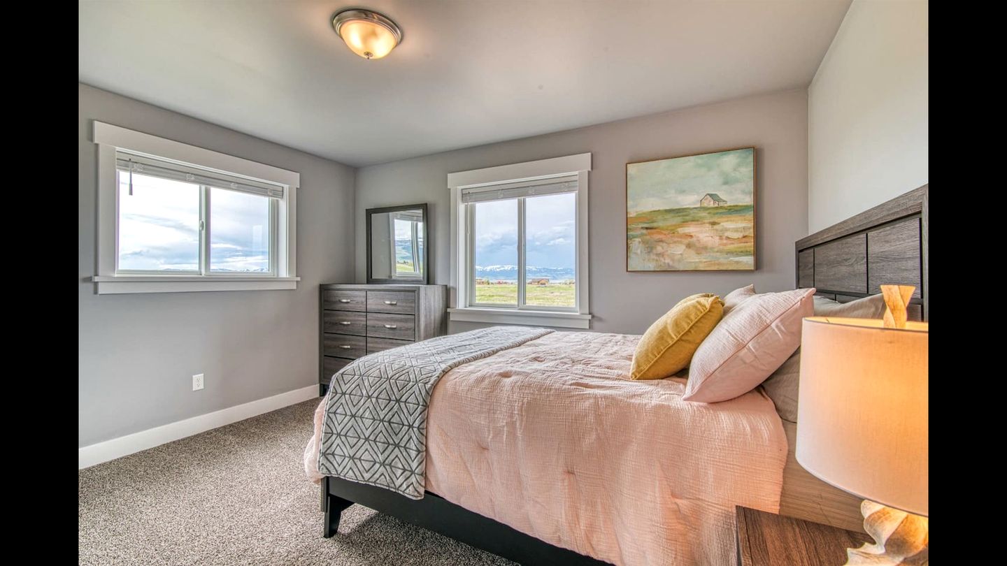 Isolated Cabin with Hot-Tub and Foosball Table in Idaho