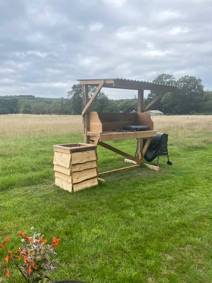 Peaceful Countryside Caravan Escape with Outdoor Living in England, United Kingdom