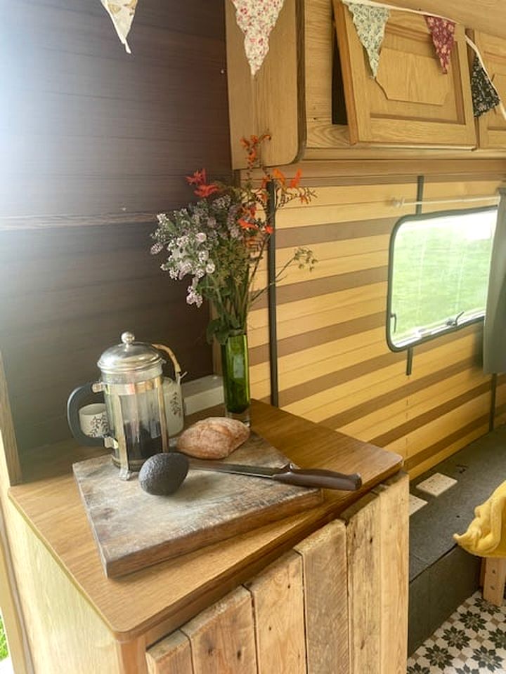 Peaceful Countryside Caravan Escape with Outdoor Living in England, United Kingdom