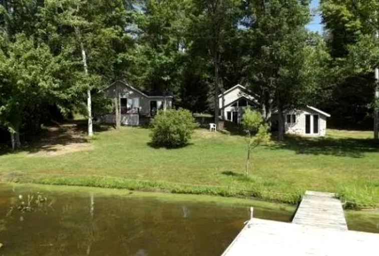 Cabins (Minocqua, Wisconsin, United States)