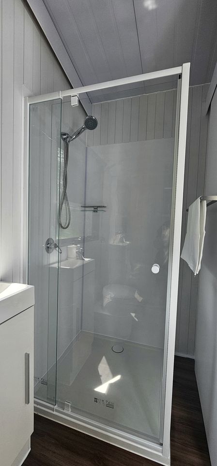 Lovely Tiny House with Beautiful Landscape Views in Samford Valley, Queensland