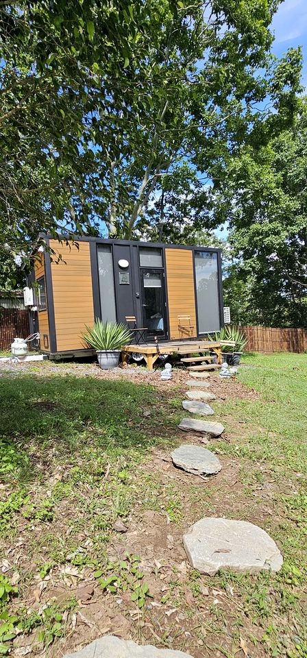 Lovely Tiny House with Beautiful Landscape Views in Samford Valley, Queensland