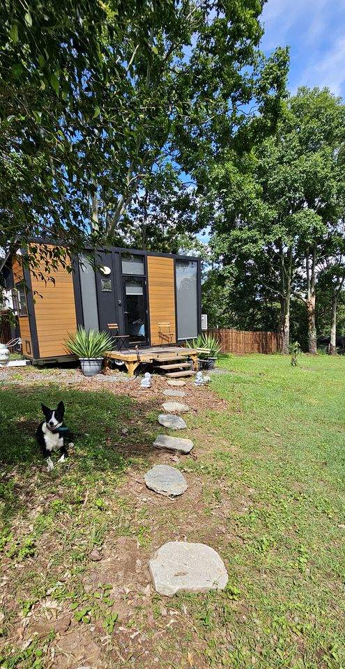 Lovely Tiny House with Beautiful Landscape Views in Samford Valley, Queensland