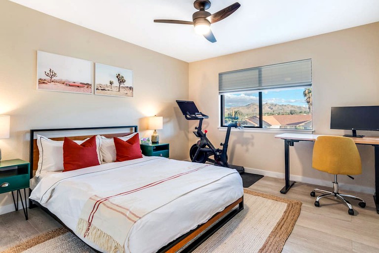 RU Jackrabbit Inn The Nocturnal Experience Spa, Vacation Rentals