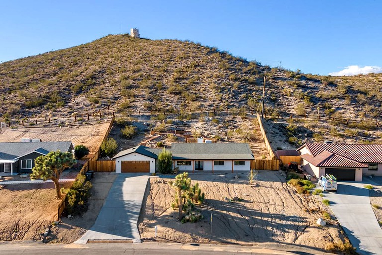 RU Jackrabbit Inn The Nocturnal Experience Spa, Vacation Rentals