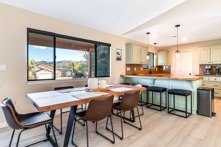 RU Jackrabbit Inn The Nocturnal Experience Spa, Vacation Rentals