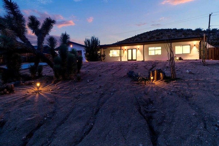 RU Jackrabbit Inn The Nocturnal Experience Spa, Vacation Rentals