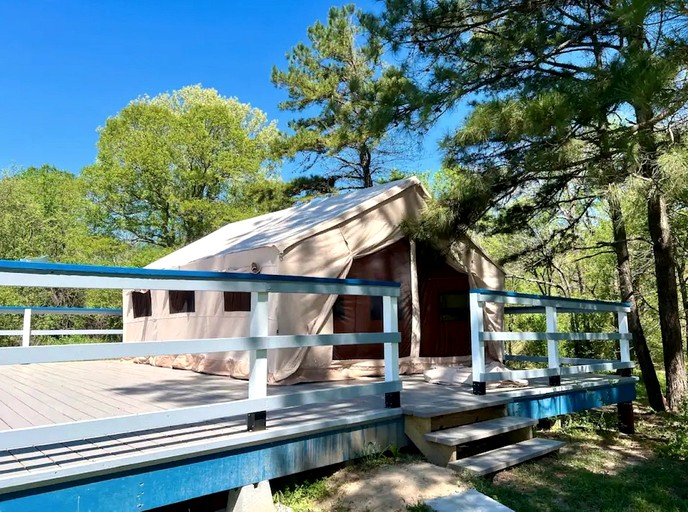 Incredible Safari Tent with Fire Pit in Murfreesboro, Arkansas