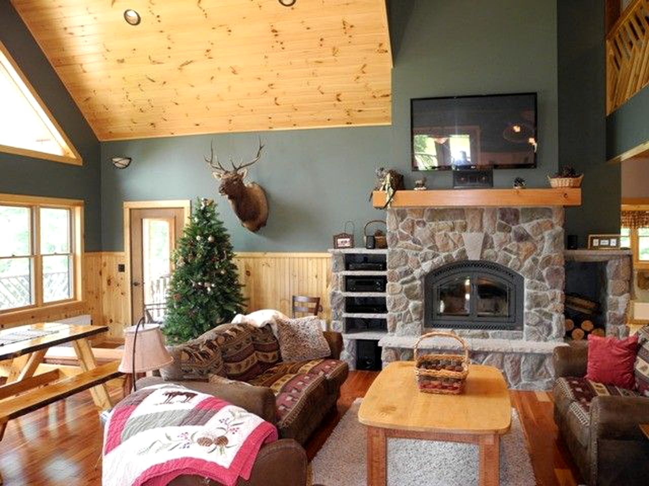 Impressive Cabin Rental for Large Groups in Au Sable Forks, New York