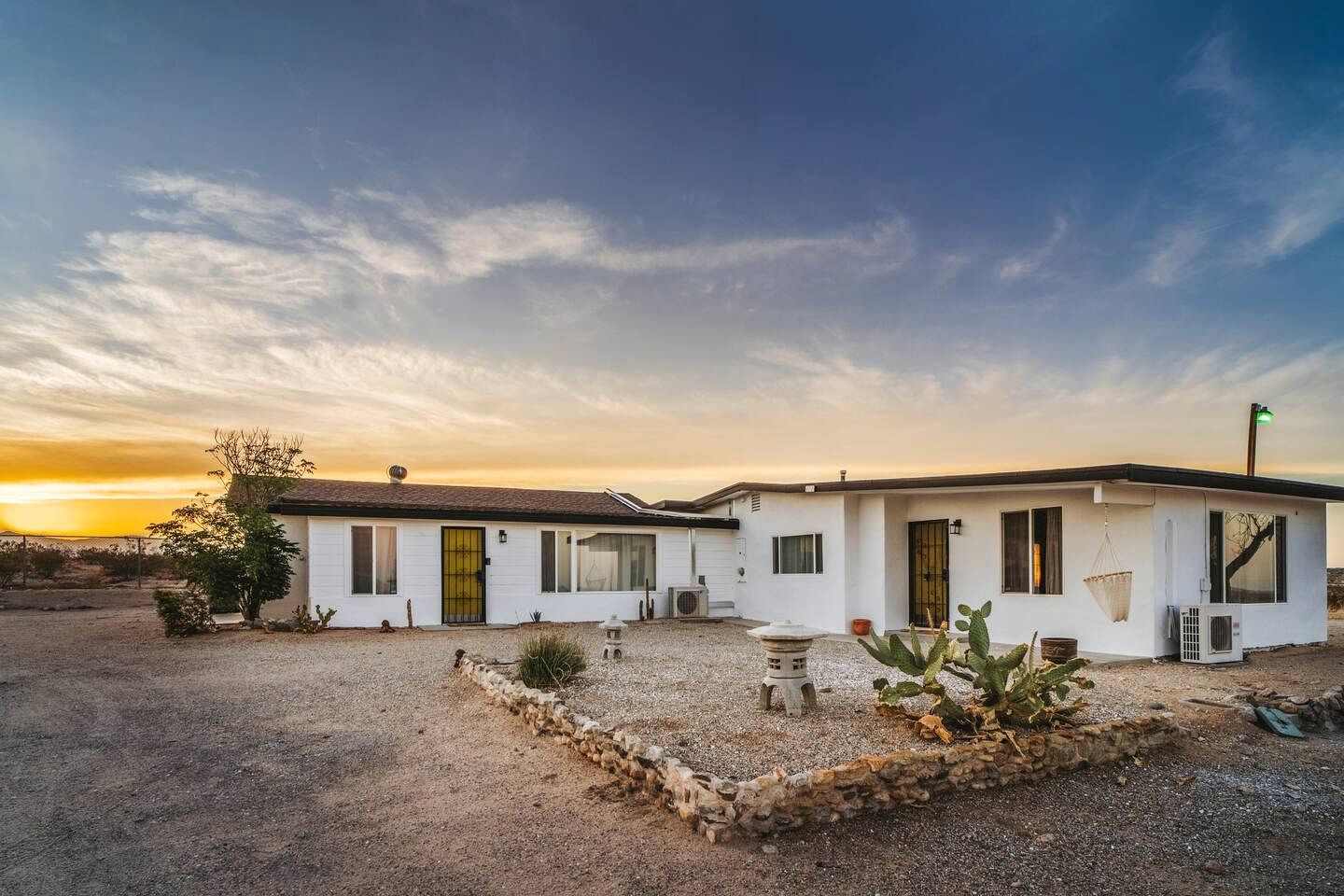 JT Ryokan LUNA - San Bernardino County near Joshua Tree, California