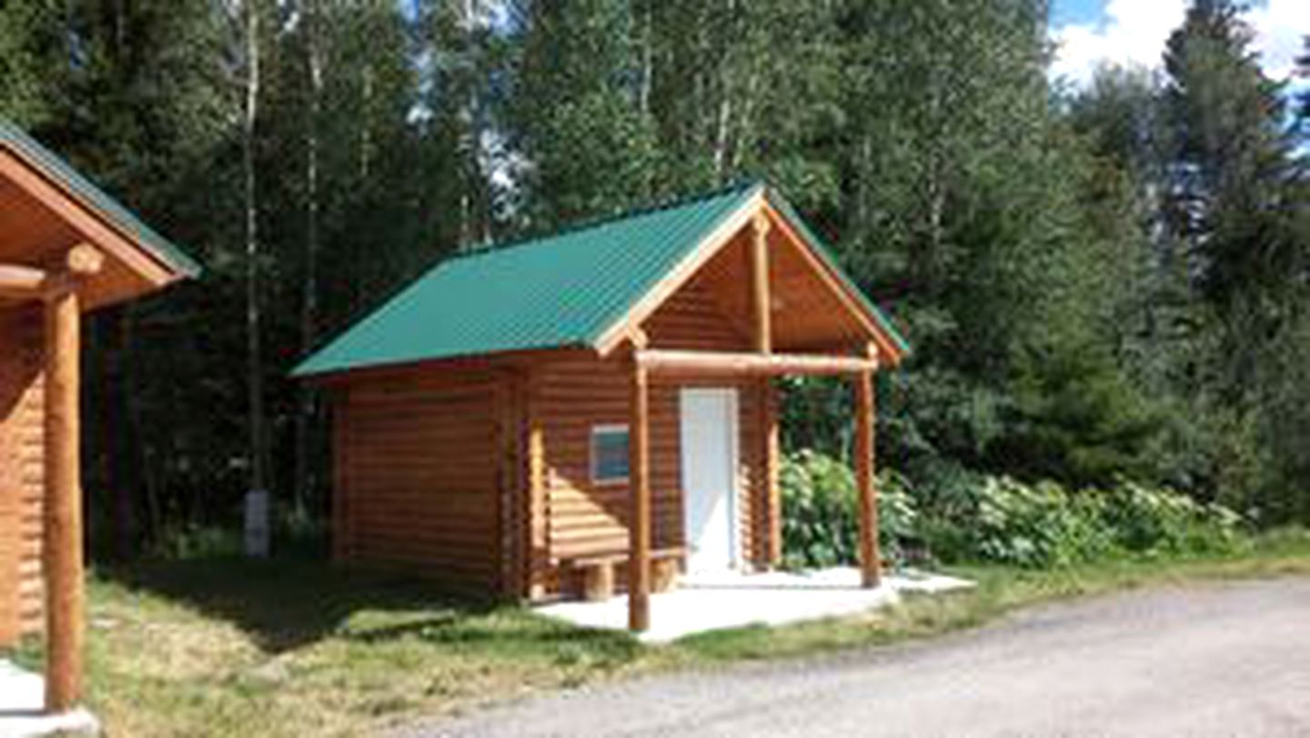 Camping Cabin with Beautiful Lake Views near Yellowstone in Island Park, Idaho