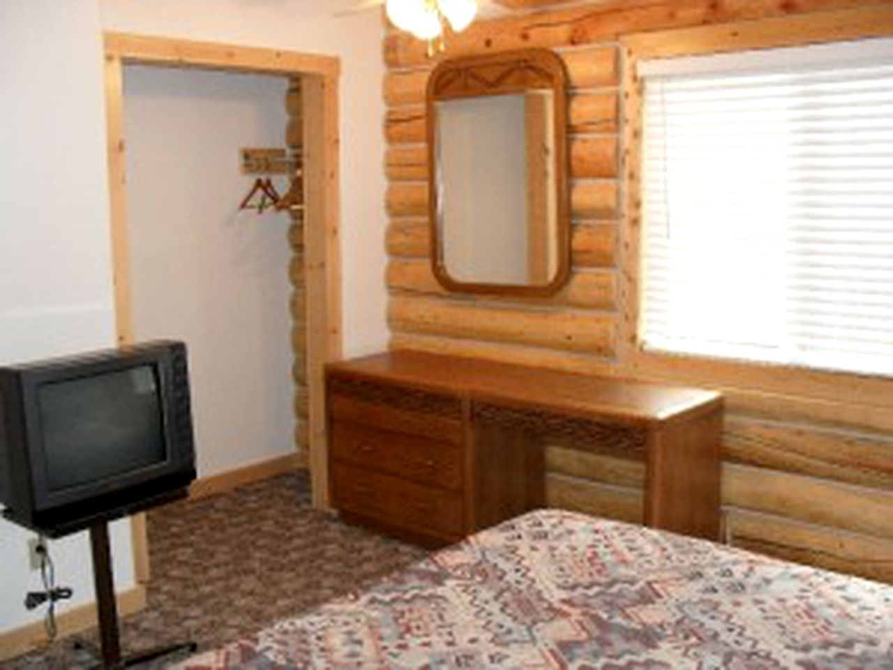 Large Family Cottage Close to Yellowstone National Park in Island Park, Idaho