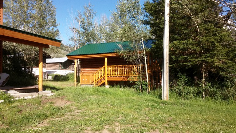 Cabins (Island Park, Idaho, United States)