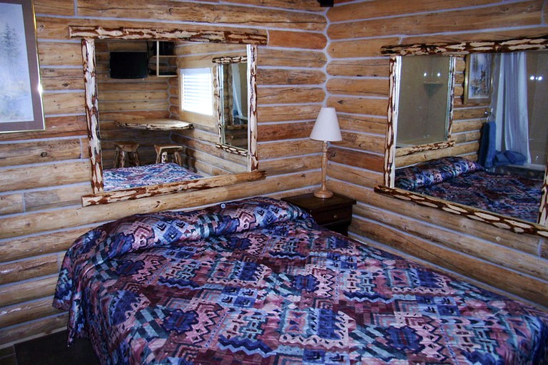 Cabins (Island Park, Idaho, United States)