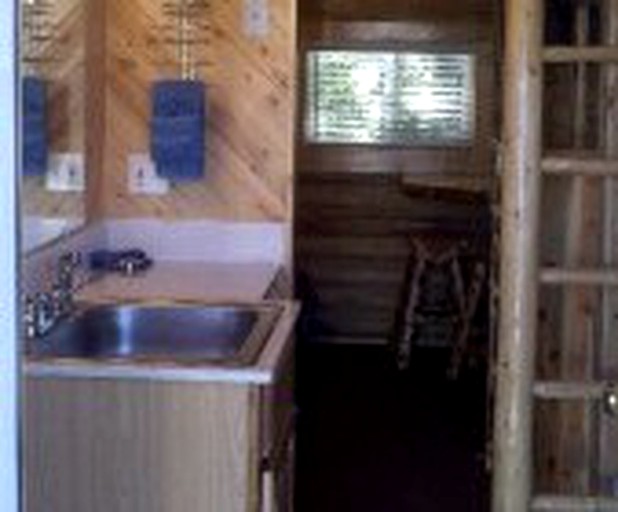 Cabins (Island Park, Idaho, United States)