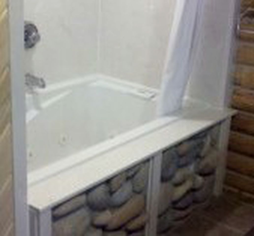 Cabin Rental with Views of Henry's Lake near Yellowstone National Park, Idaho