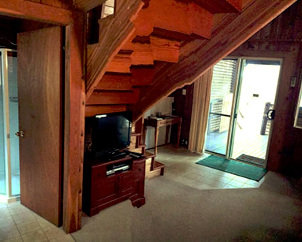 Fantastic Pet-Friendly Cabin Getaway Located near Barrabup, Western Australia