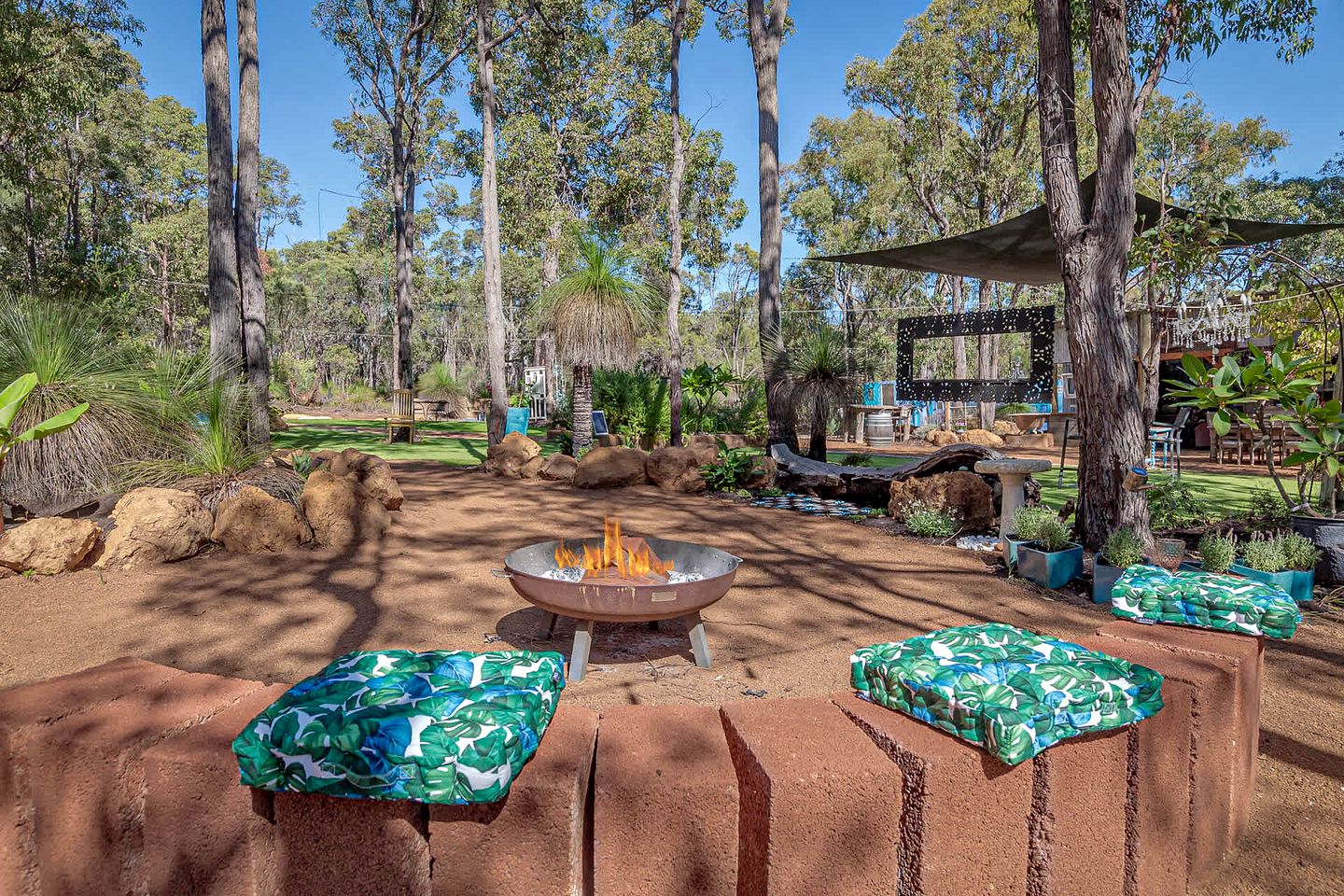 Peaceful Tiny House Retreat with Garden Pavilion near Armadale, Bedfordale WA