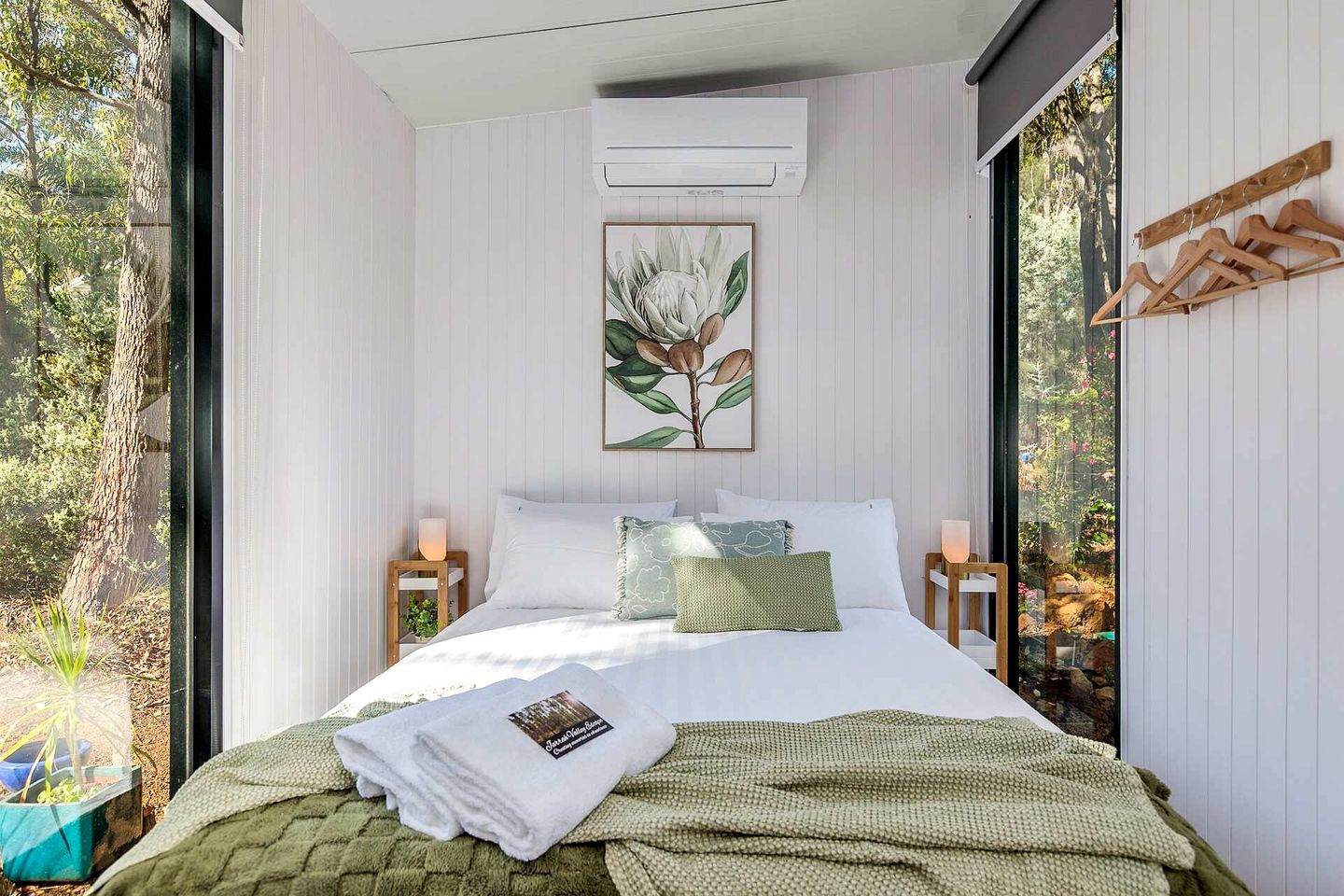 Peaceful Tiny House Retreat with Garden Pavilion near Armadale, Bedfordale WA