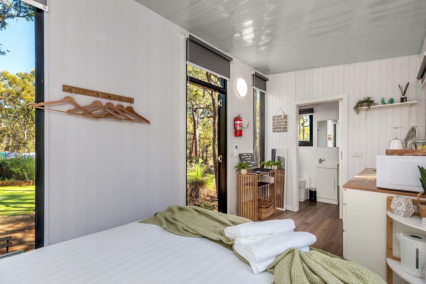 Peaceful Tiny House Retreat with Garden Pavilion near Armadale, Bedfordale WA