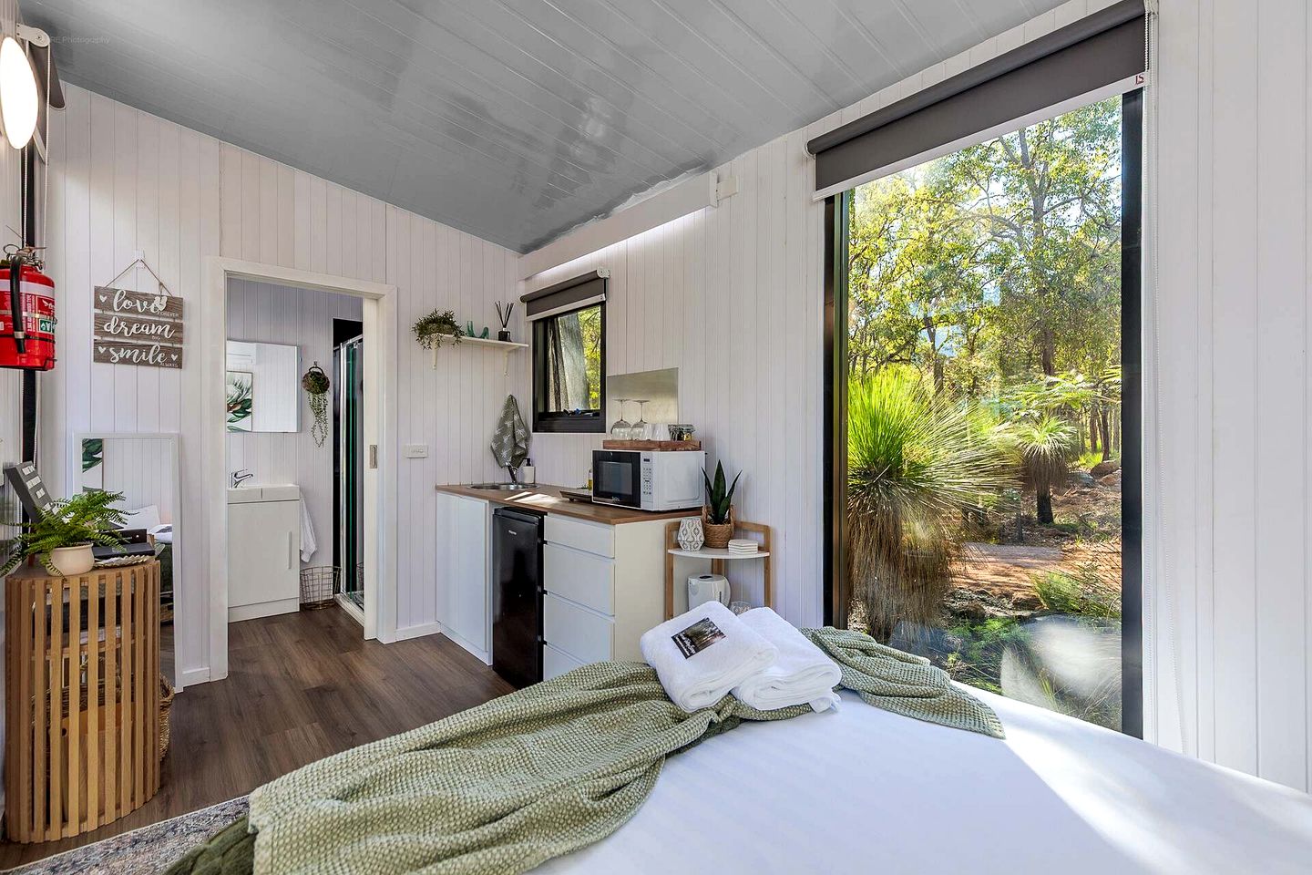Peaceful Tiny House Retreat with Garden Pavilion near Armadale, Bedfordale WA