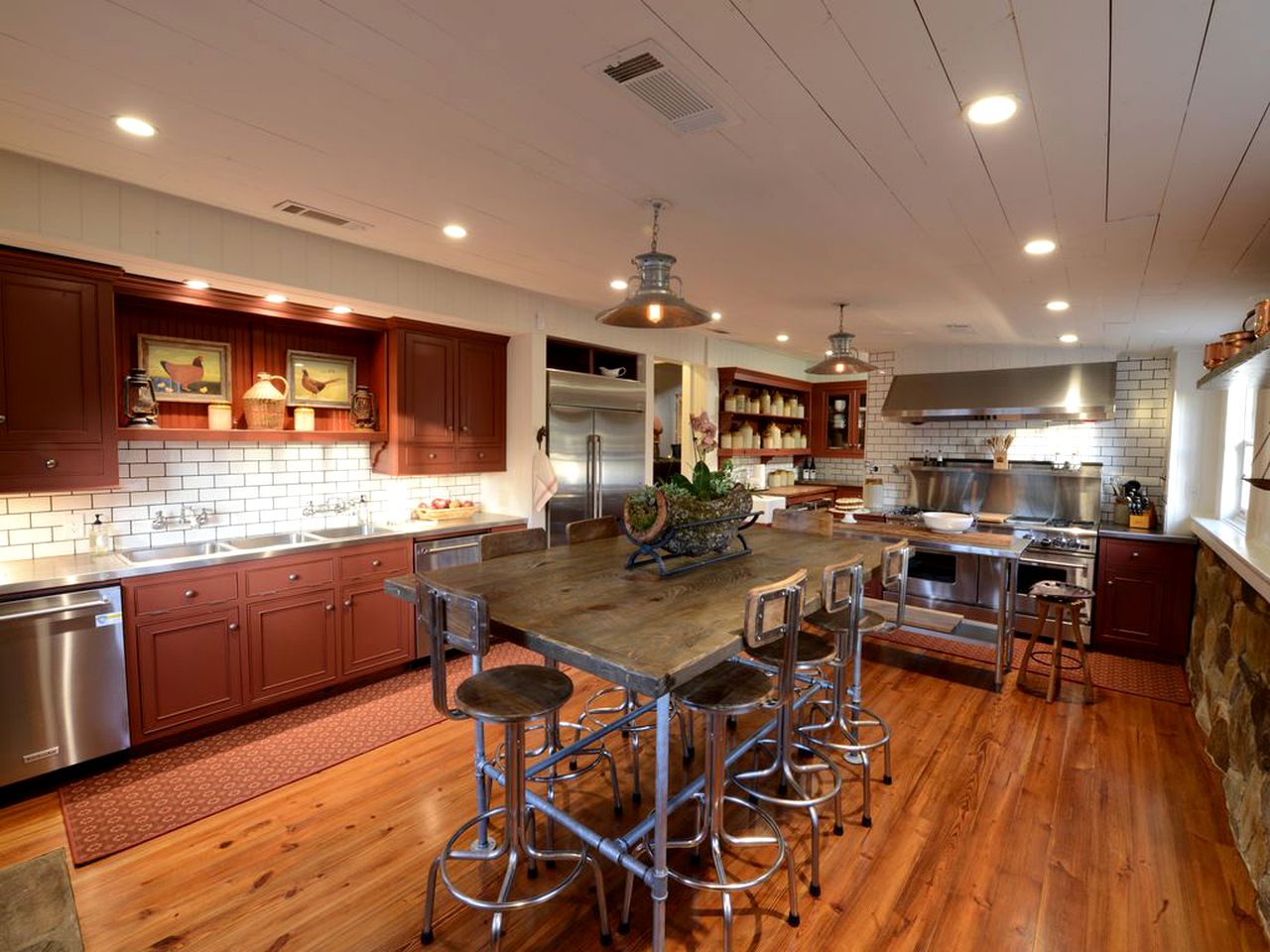 Extraordinary Vacation Rental for Large Groups at Lake Rabun, Georgia